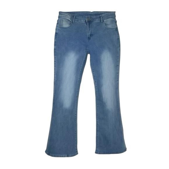 Women’s Light Wash Stretch Denim Curvy Flared Jeans - Picture 1 of 5